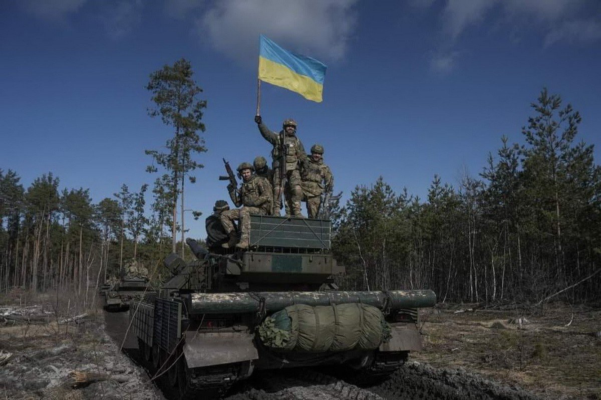 Привітання з Днем Народження Військового своїми словами